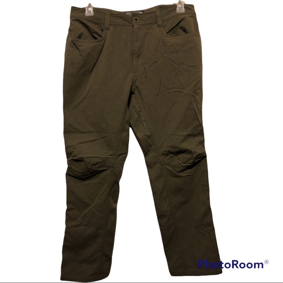 Under Armour Other - Under Armour loose fit pants size 36/30